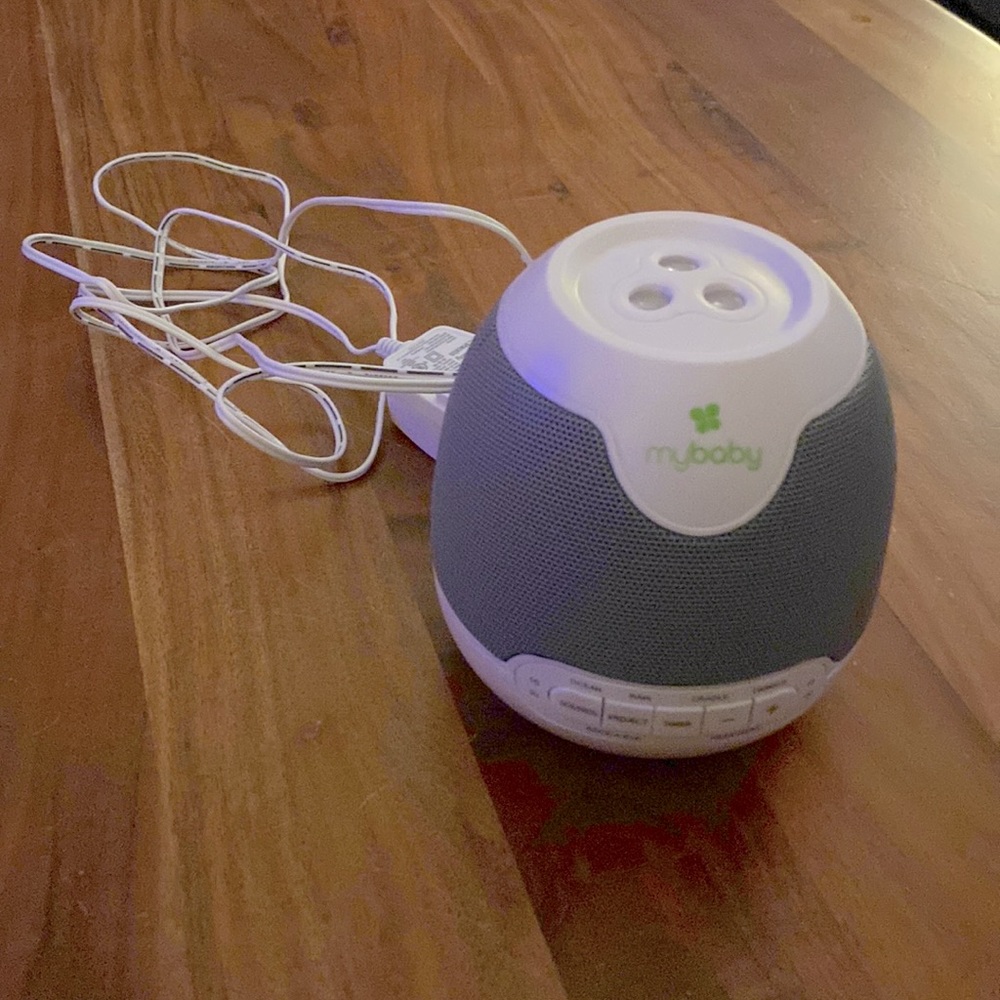 Mybaby noise machine with projections